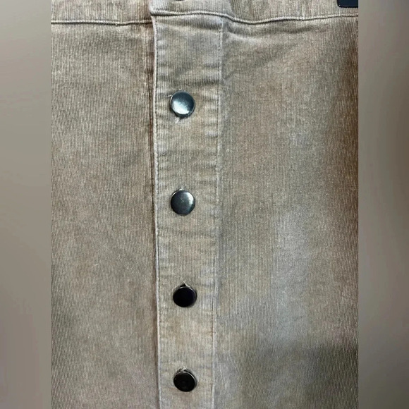 Boutique Mini Skirt - Large - Picture 2 of 7